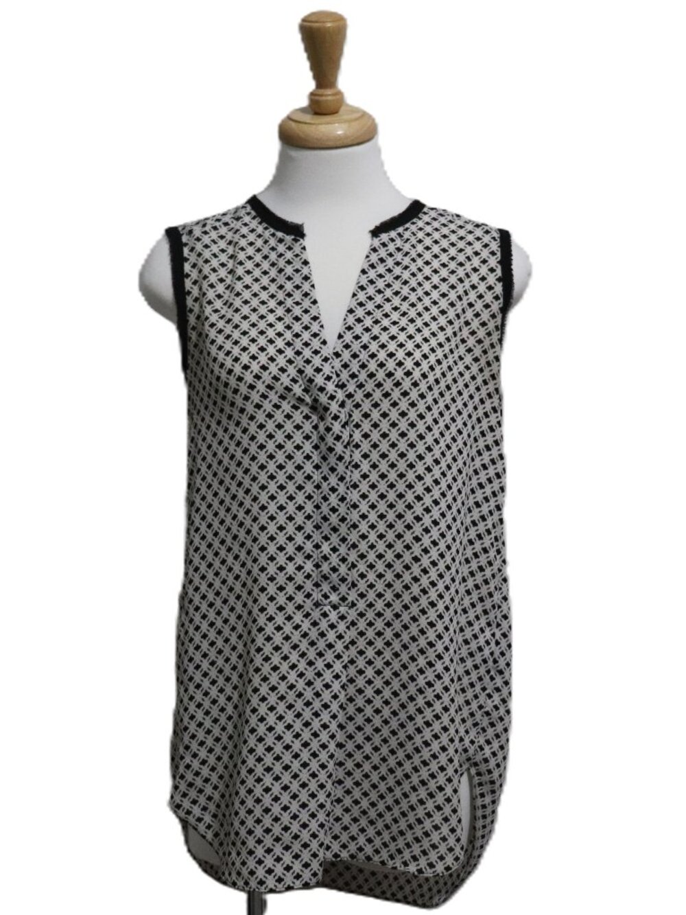 H&M Women's Black & White Sleeveless Blouse